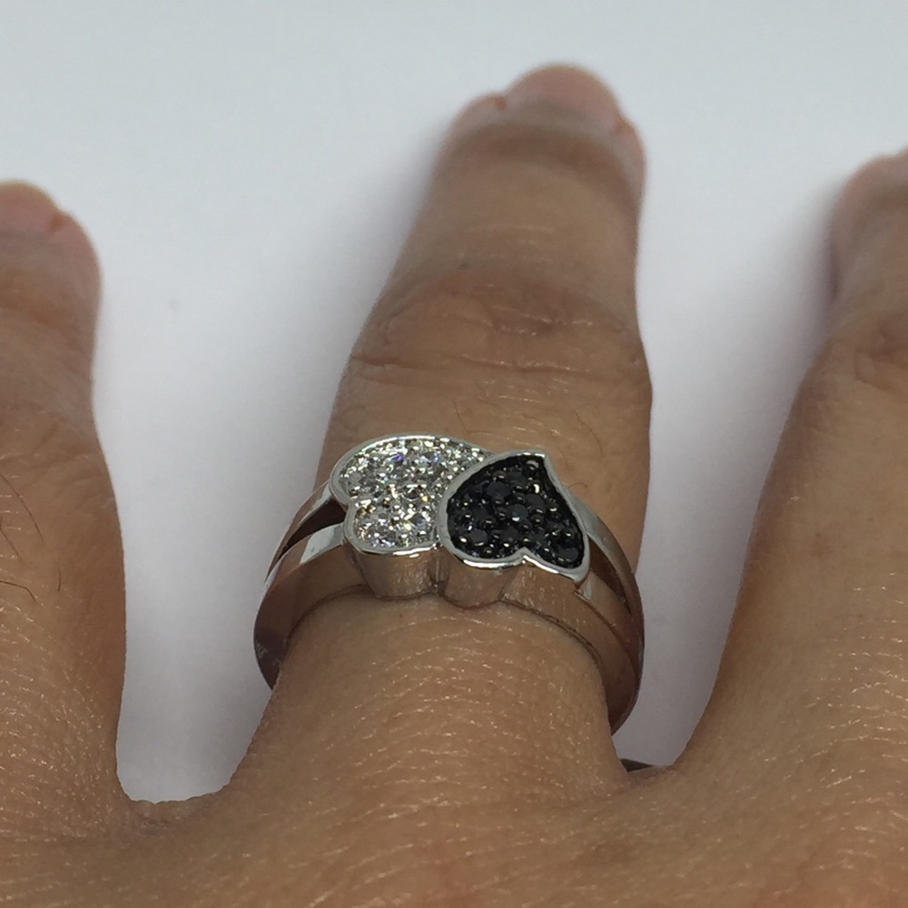 Sterling Silver Cubic Zirconia Ring - Picture 6 of 8